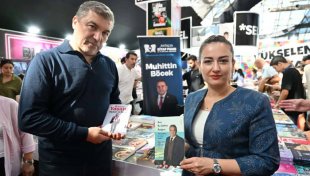 Antalya’Da Kitap Şöleni Yaşanıyor