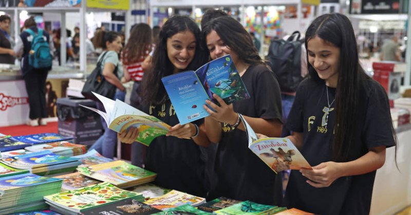 Antalya Kitap Fuarı’Na Öğrencilerden Yoğun Ilgi
