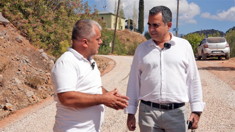 Çamlıca mahallesi’ne 5 kilometre uzunluğunda asfalt yapılıyor