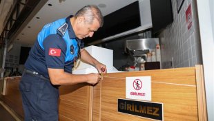 Tarihi geçmiş gıda satan restoran zinciri mühürlendi