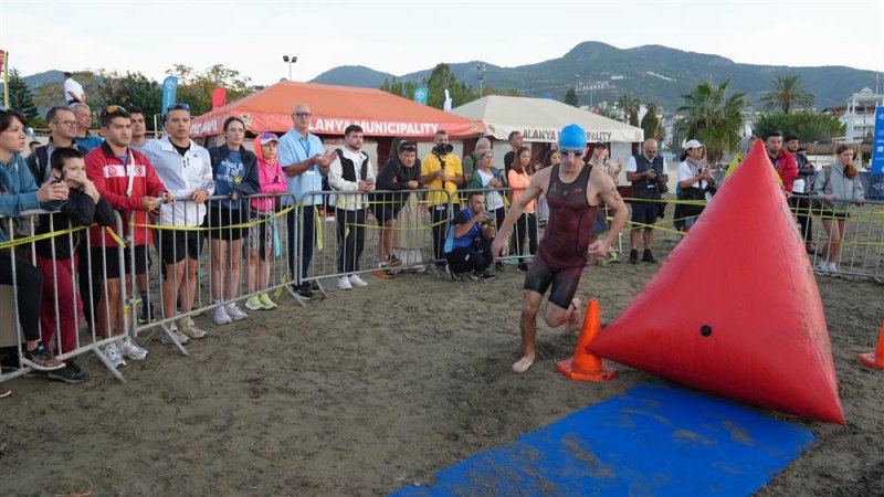 34. uluslararası alanya triatlonu tamamlandı