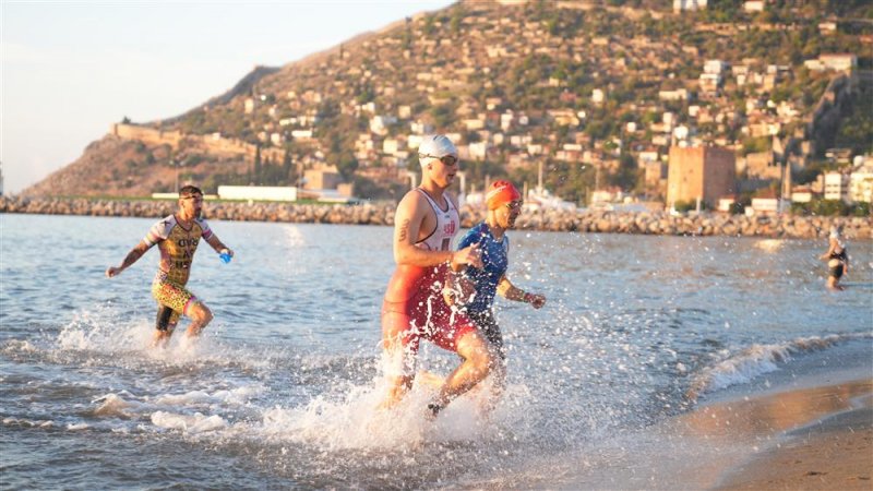 34. uluslararası alanya triatlonu tamamlandı