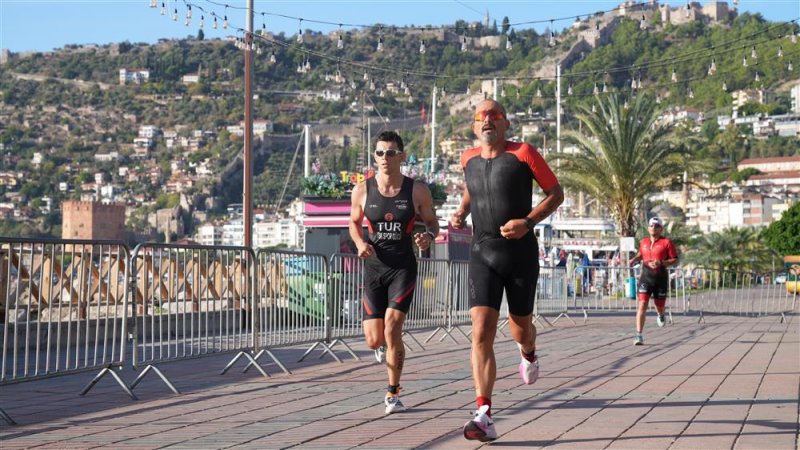 34. uluslararası alanya triatlonu tamamlandı