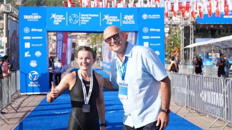 34. uluslararası alanya triatlonu tamamlandı