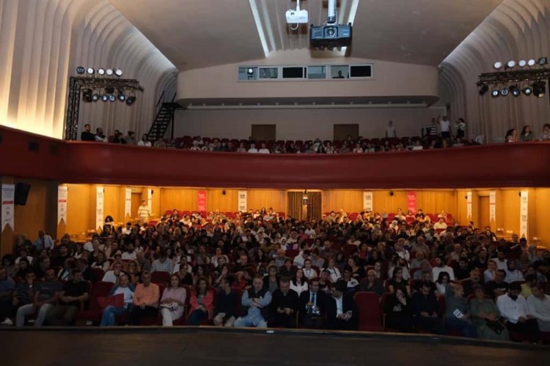 Abt, adana ve ankara turnelerinde sanatseverlerle buluştu