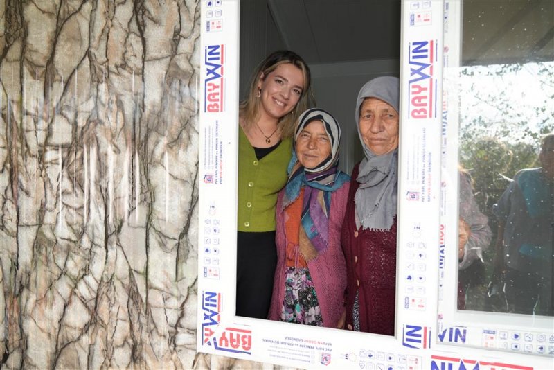 Alanya belediyesi ve hayırseverlerden ihtiyaç sahibi aileye konteyner ev desteği