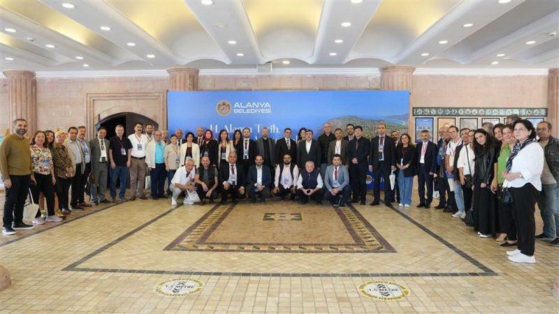 Alanya'nın tarihine ve kültürüne ışık tutan sempozyum