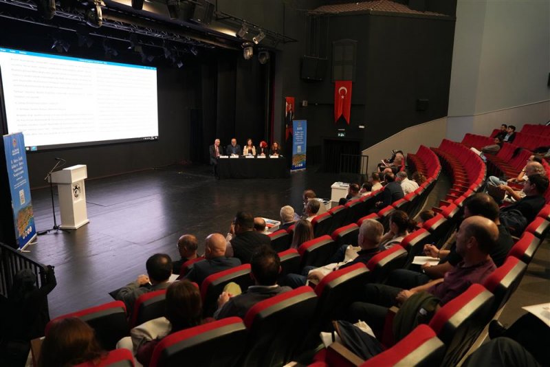 Alanya'nın tarihine ve kültürüne ışık tutan sempozyum