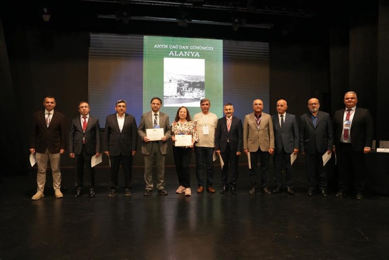 Alanya'nın tarihine ve kültürüne ışık tutan sempozyum