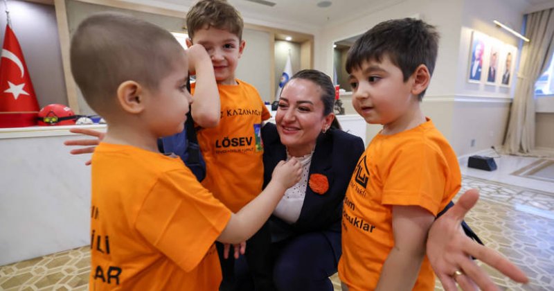 Başkan Vekili Özdemir Lösev’Li Çocuklarla Buluştu