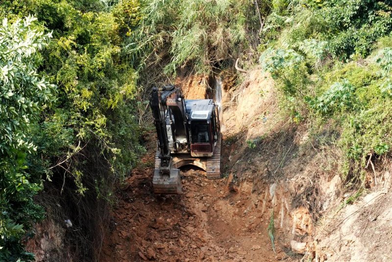 Çıplaklı mahallesi’ndeki sorunlar tek tek çözülüyor