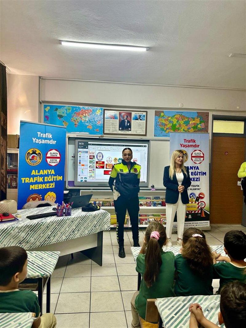 Öğrencilere uygulamalı trafik eğitimi