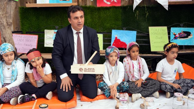 Alanya belediyesi, eko-okullar ve mavi bayraklı tesislerle zeytin kırma etkinliği ger&ccedil;ekleştirdi