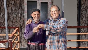 Alanya belediyesi ve hayırseverlerden hasan amcaya konteyner ev desteği