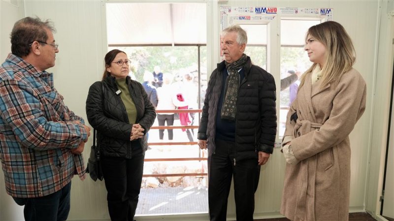 Alanya belediyesi ve hayırseverlerden hasan amcaya konteyner ev desteği