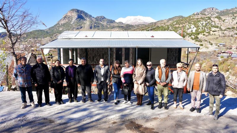 Alanya belediyesi ve hayırseverlerden hasan amcaya konteyner ev desteği