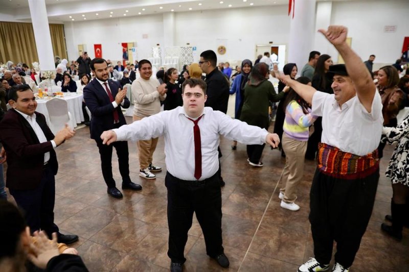 Alanya&rsquo;da engelleri kaldıran gece