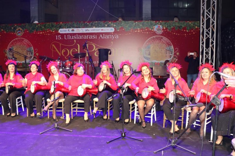 Alanya'da uluslararası noel pazarı coşkusu