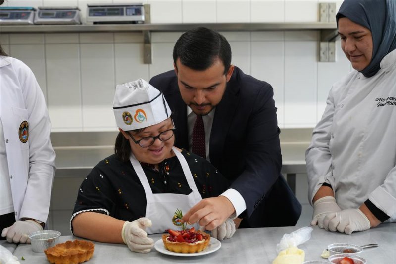 Alanya&rsquo;nın &ouml;zel aş&ccedil;ıları mutfakta buluştu