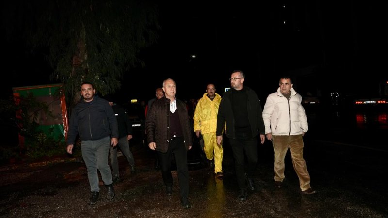 Başkan &ouml;z&ccedil;elik sahada incelemelerde bulundu