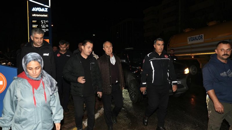 Başkan &ouml;z&ccedil;elik sahada incelemelerde bulundu