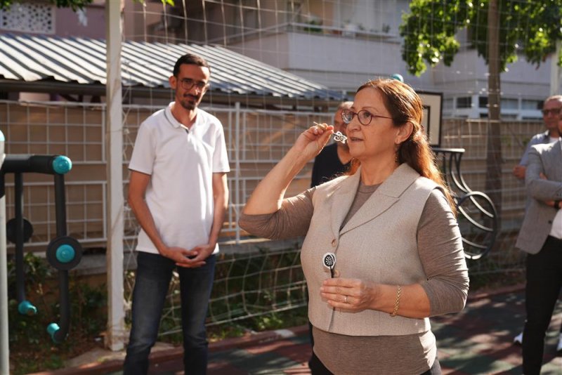 Engelli bireylere &ouml;zel &ouml;d&uuml;ll&uuml; dart turnuvası