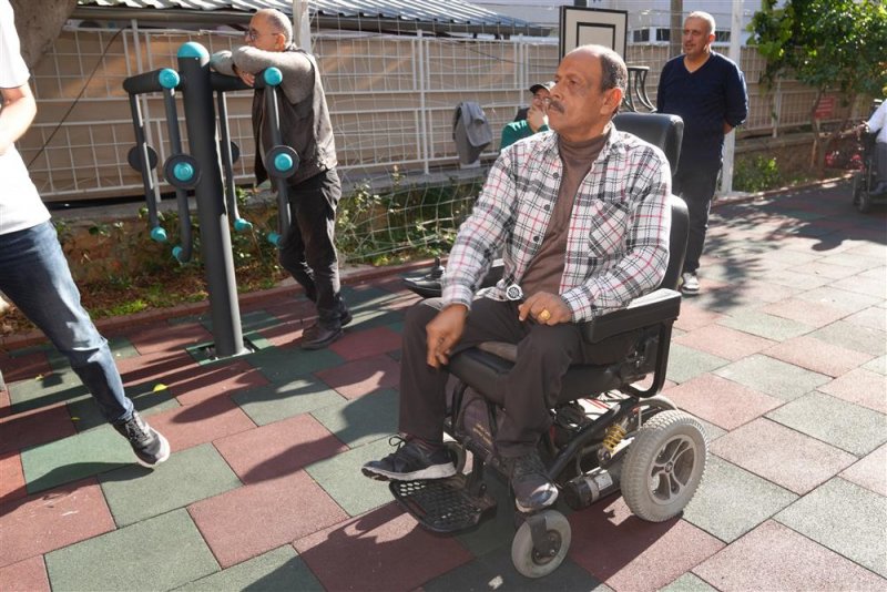 Engelli bireylere &ouml;zel &ouml;d&uuml;ll&uuml; dart turnuvası