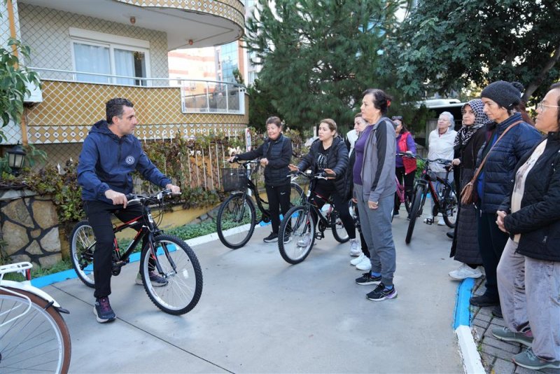 "hayallerine pedal &ccedil;evir" projesi başladı: kadınlara &uuml;cretsiz bisiklet eğitimi