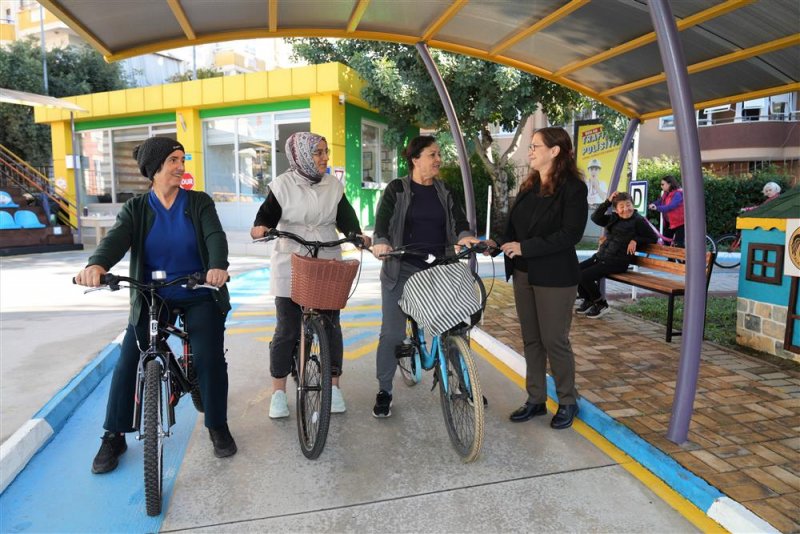 "hayallerine pedal &ccedil;evir" projesi başladı: kadınlara &uuml;cretsiz bisiklet eğitimi