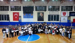 Zeybek kursları 3. dönemi tamamlandı