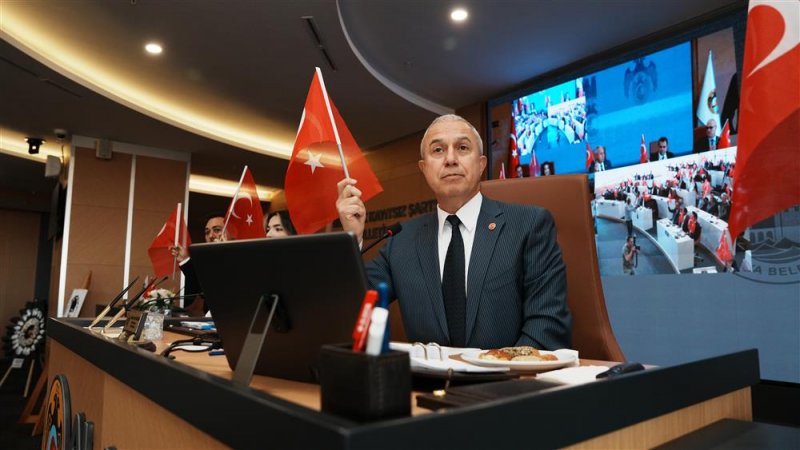 Alanya belediye meclisinde eski belediye binası projesi tanıtıldı