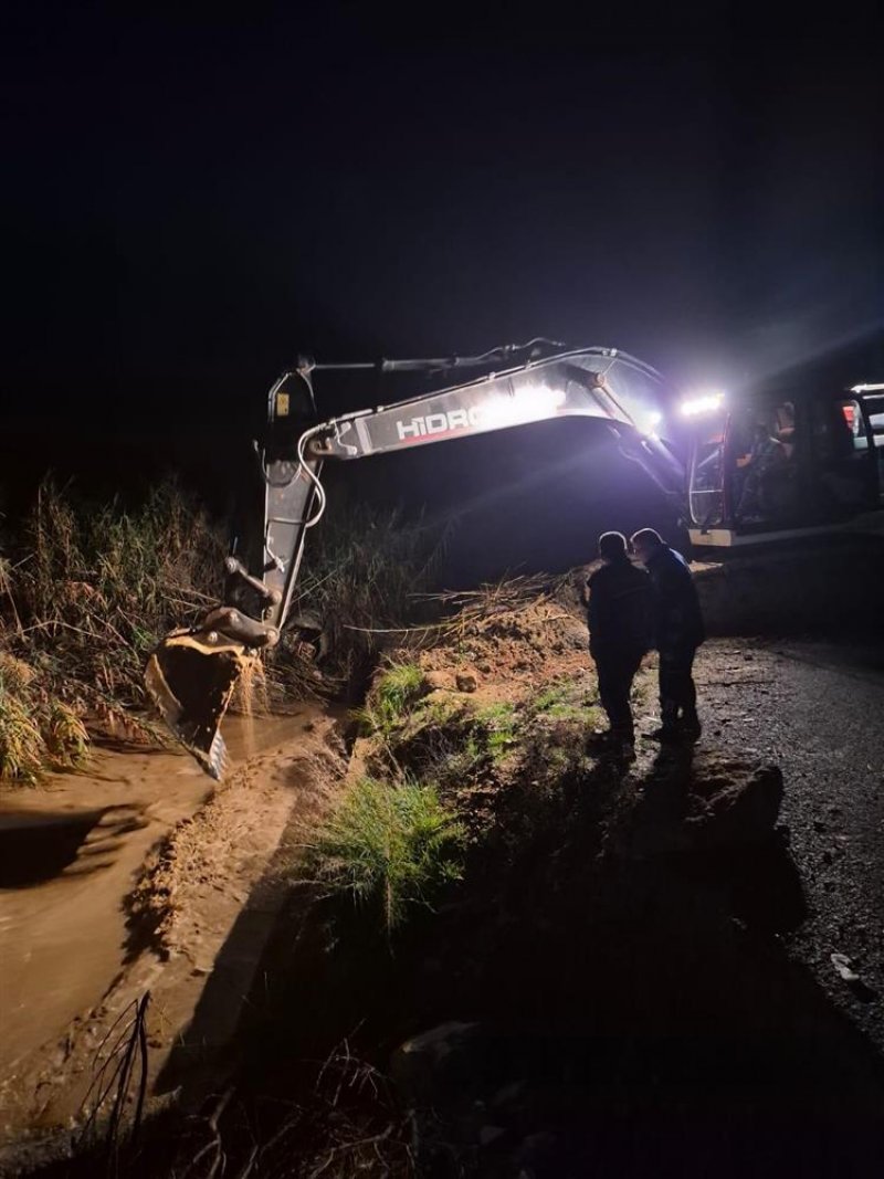 Alanya belediyesi'nden gece mesaisi
