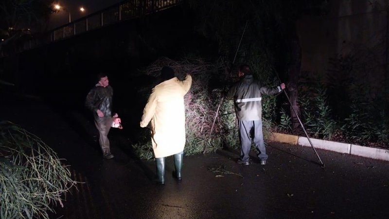 Alanya belediyesi'nden gece mesaisi