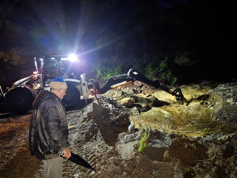 Alanya belediyesi'nden gece mesaisi
