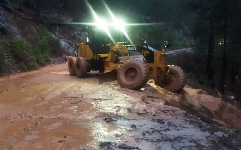 Alanya belediyesi'nden gece mesaisi