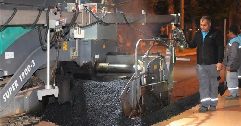 Atatürk caddesi’nde çalışmalar gece gündüz sürüyor