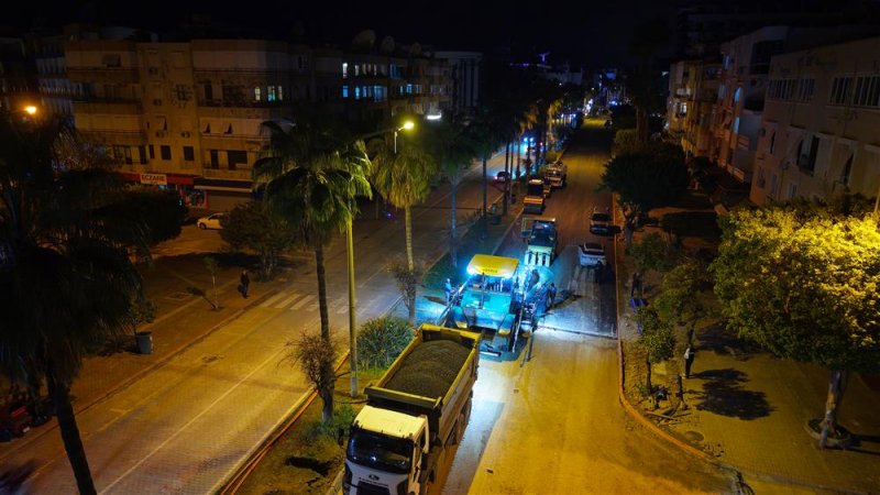 Atat&uuml;rk caddesi&rsquo;nde ikinci etap &ccedil;alışmaları sona erdi