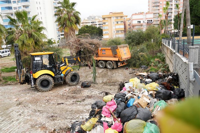 Mahmutlar&rsquo;da &ccedil;evre kirliliğine anında m&uuml;dahale