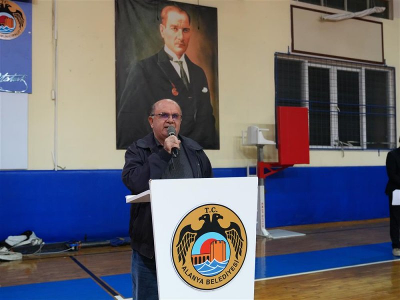 Zeybek kursları&rsquo;nda 4. d&ouml;nem tamamlandı