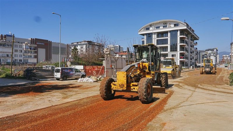 Alanya belediyesi&rsquo;nden mahmutlar&rsquo;da asfalt seferberliği