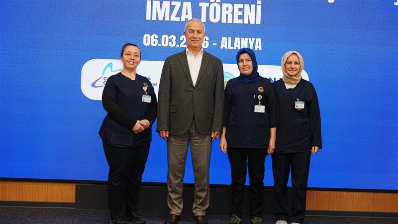 Alanya belediyesi&rsquo;nden tarihi adım başkan &ouml;z&ccedil;elik cemr avrupa yerel yaşamda kadın-erkek eşitliği şartı&rsquo;nı imzaladı