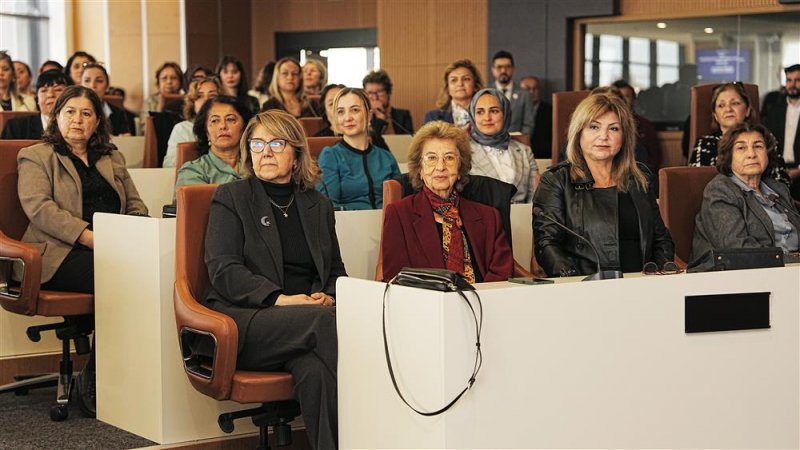 Alanya belediyesi&rsquo;nden tarihi adım başkan &ouml;z&ccedil;elik cemr avrupa yerel yaşamda kadın-erkek eşitliği şartı&rsquo;nı imzaladı