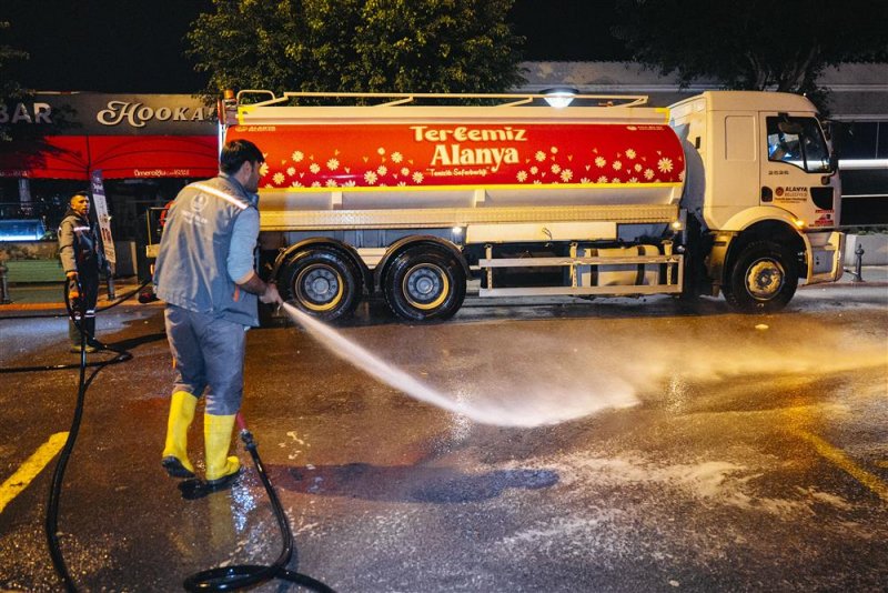 Alanya belediyesi&rsquo;nden yoğun temizlik mesaisi