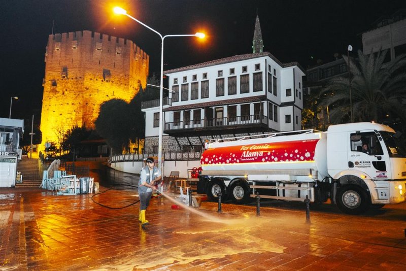 Alanya belediyesi&rsquo;nden yoğun temizlik mesaisi