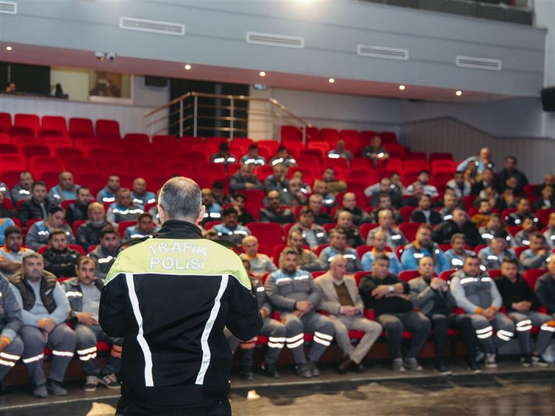 Alanya belediyesi temizlik işleri şof&ouml;rlerine trafik eğitimi