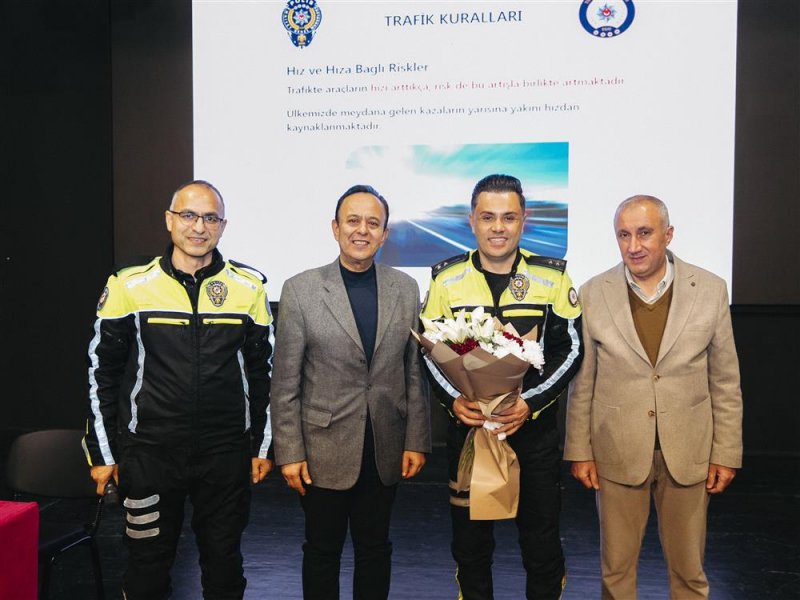 Alanya belediyesi temizlik işleri şof&ouml;rlerine trafik eğitimi