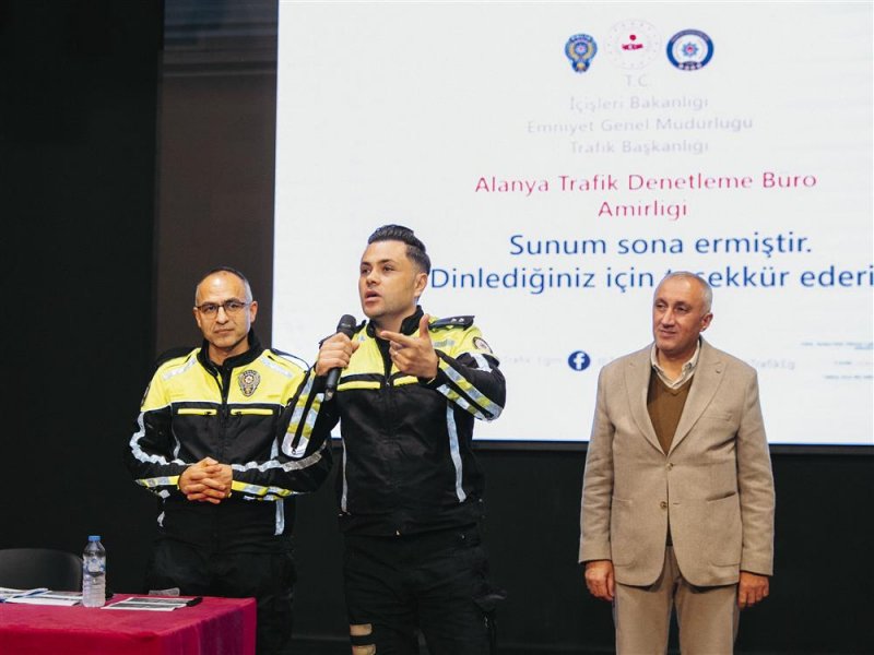 Alanya belediyesi temizlik işleri şof&ouml;rlerine trafik eğitimi