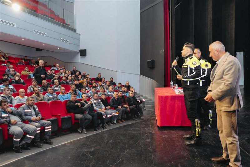 Alanya belediyesi temizlik işleri şof&ouml;rlerine trafik eğitimi