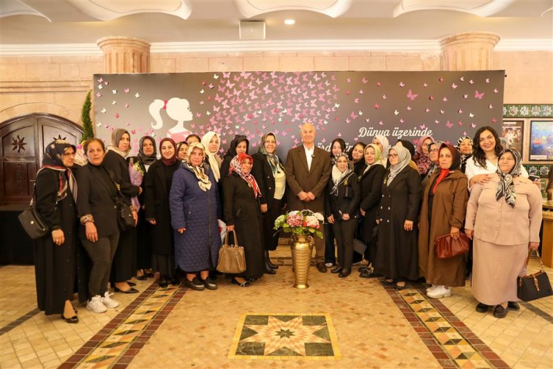 Alanya'da 8 mart coşkusu: başkan &ouml;z&ccedil;elik&rsquo;ten "kadın dostu kent ve şiddete sıfır tolerans" vurgusu