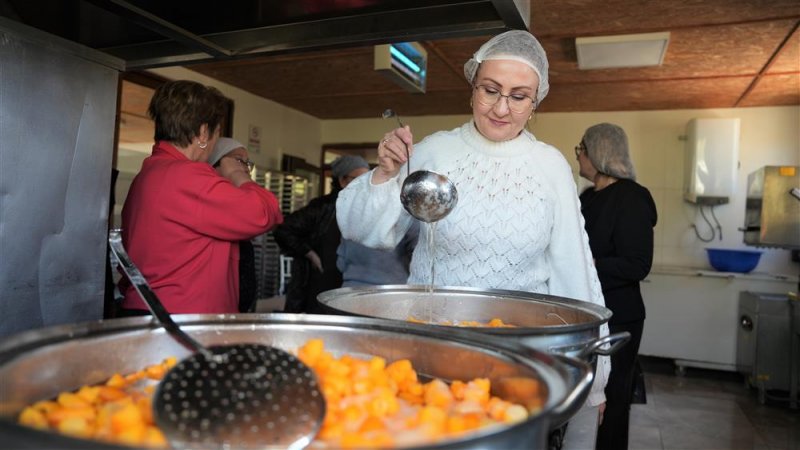 Alanya&rsquo;da dayanışmanın en tatlı hali